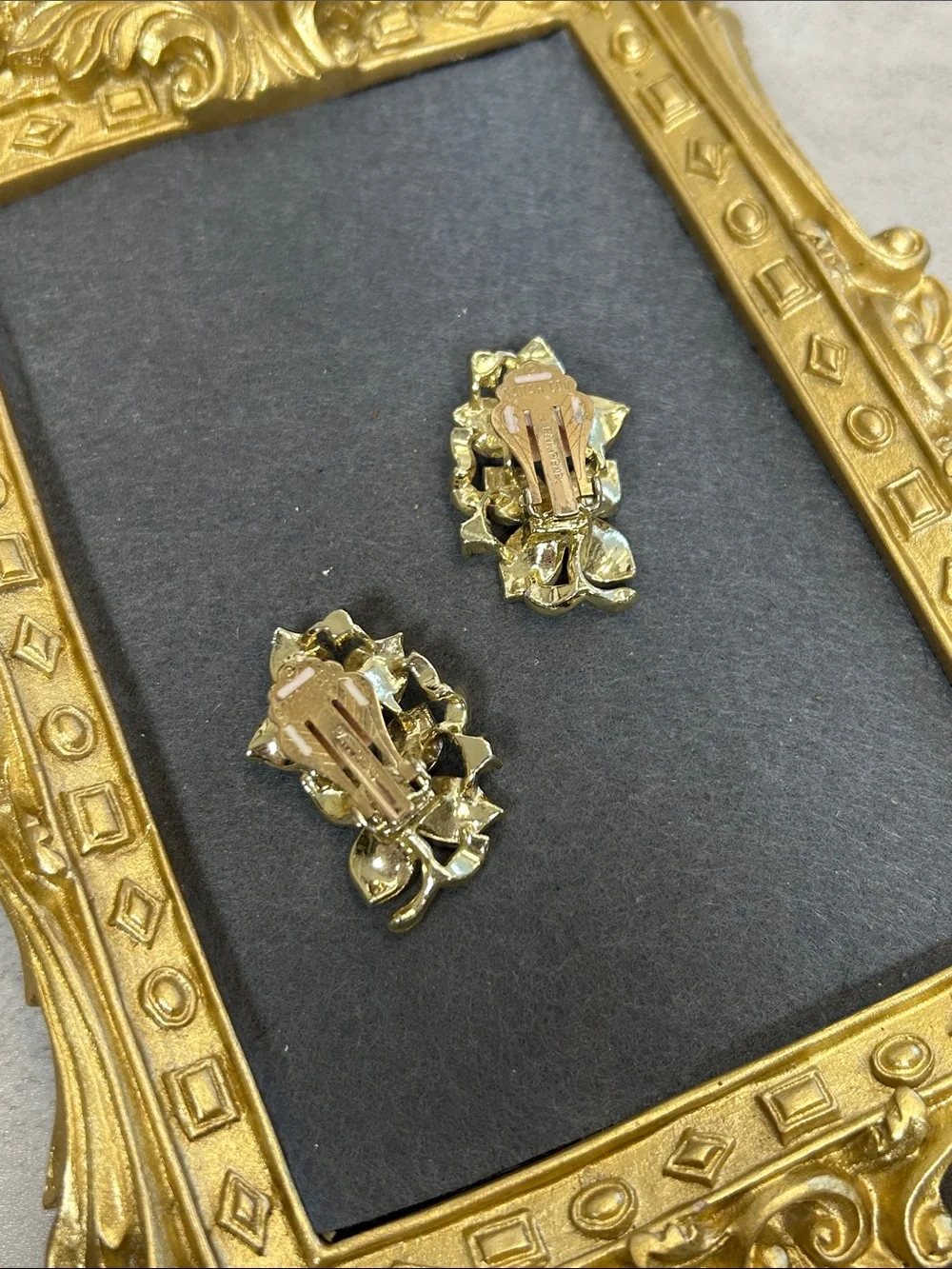 Vintage Sarah Coventry Raspberry IceGold-Tone Pink Enamel Floral Clip On Earring